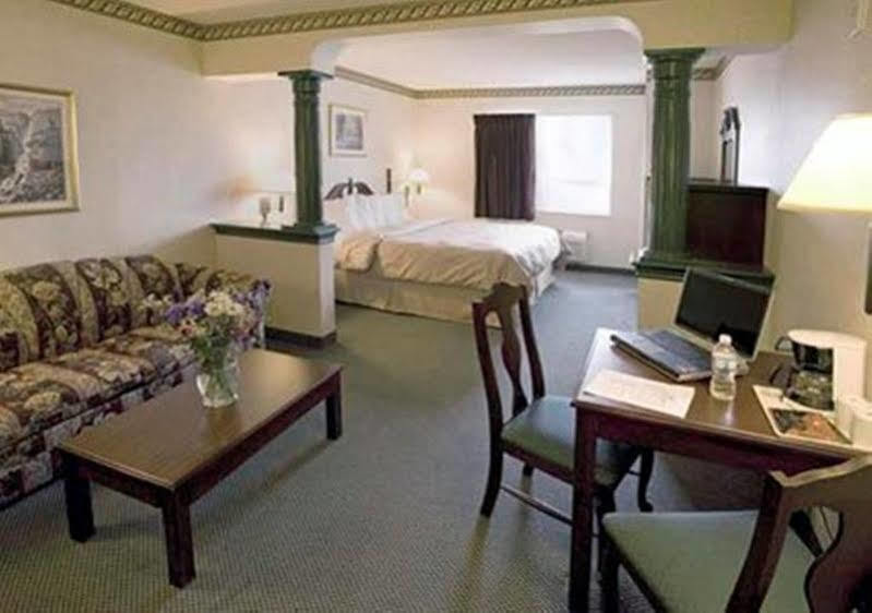 Comfort Suites Downtown Windsor Kültér fotó