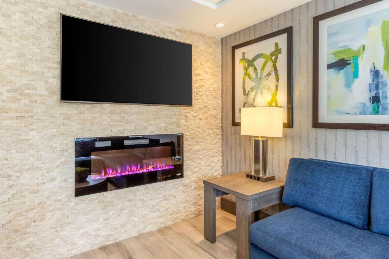 Comfort Suites Downtown Windsor Kültér fotó