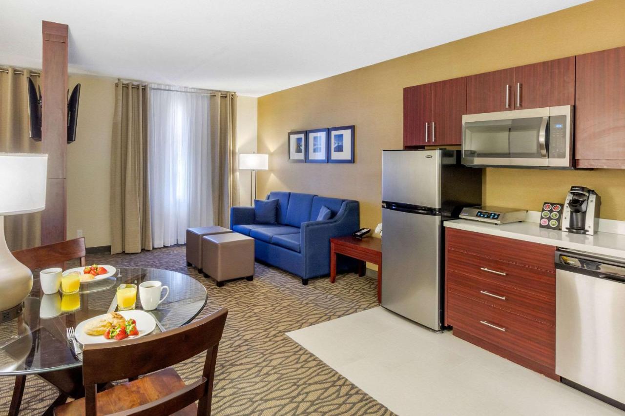 Comfort Suites Downtown Windsor Kültér fotó