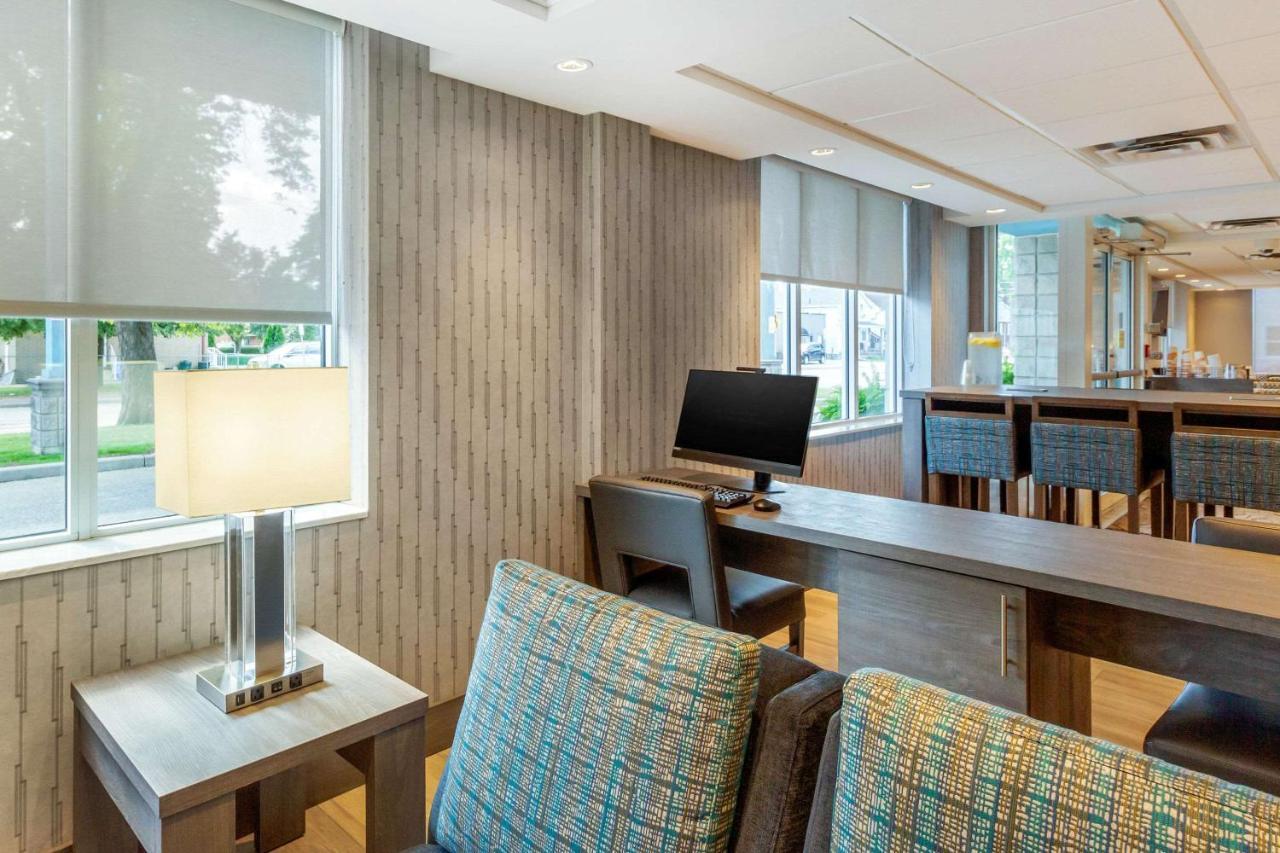Comfort Suites Downtown Windsor Kültér fotó